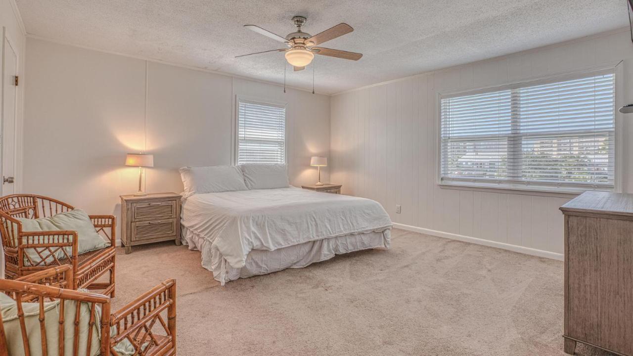 The Back Porch - Is A Relaxing 4 Bedroom 3 Bathroom House On Isle Destin