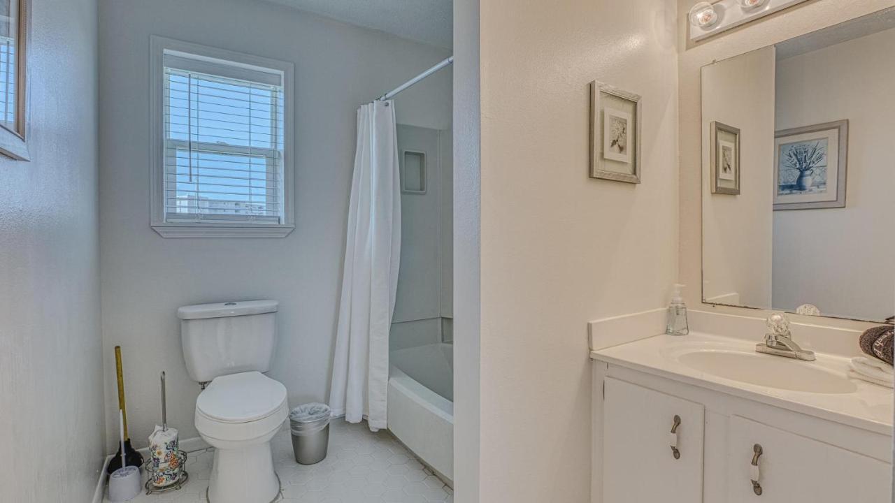 The Back Porch - Is A Relaxing 4 Bedroom 3 Bathroom House On Isle Holiday home Destin