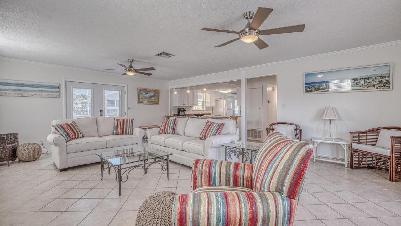 Holiday home The Back Porch - Is A Relaxing 4 Bedroom 3 Bathroom House On Isle