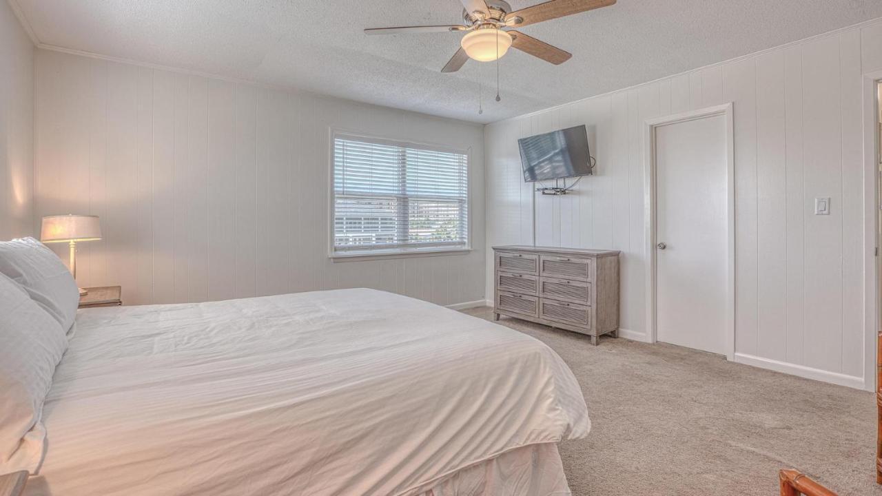The Back Porch - Is A Relaxing 4 Bedroom 3 Bathroom House On Isle Holiday home Destin