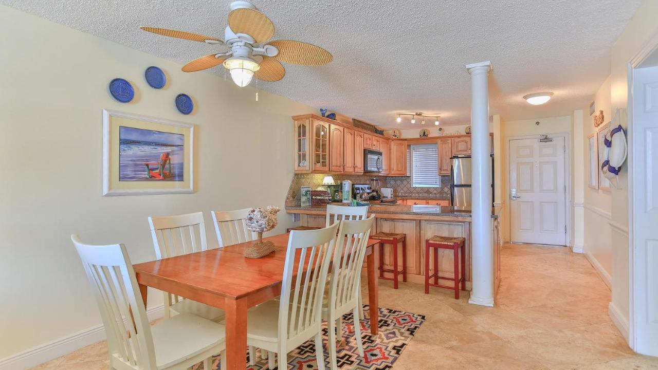 On The Gulf 606 - 2 Bedroom Updated Gulf Front Holiday home