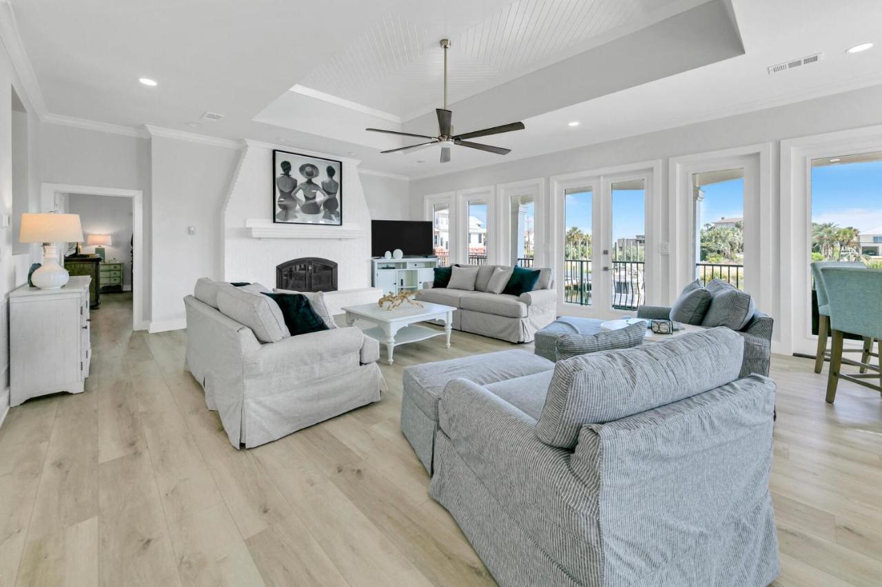 Holiday home Aqua Bella - Boater's Delight On Isle *
