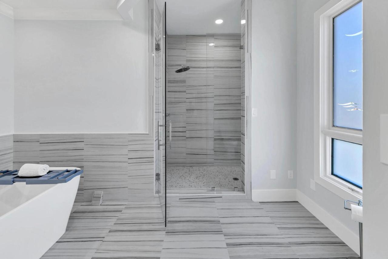 Aqua Bella - Boater's Delight On Isle Holiday home Destin