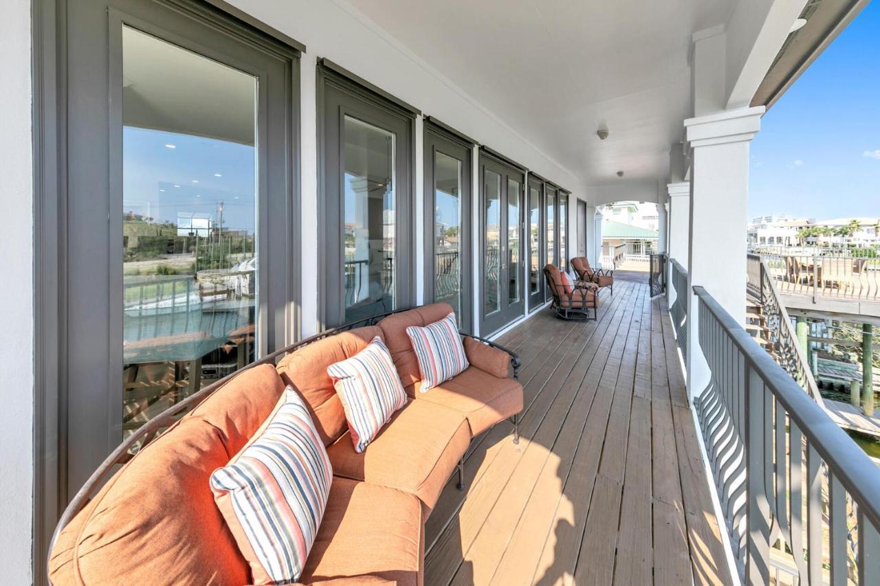Aqua Bella - Boater's Delight On Isle