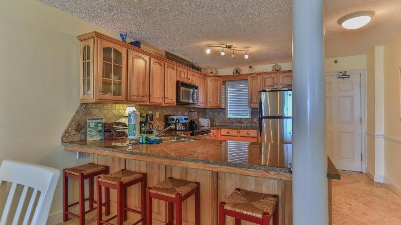 On The Gulf 606 - 2 Bedroom Updated Gulf Front Holiday home