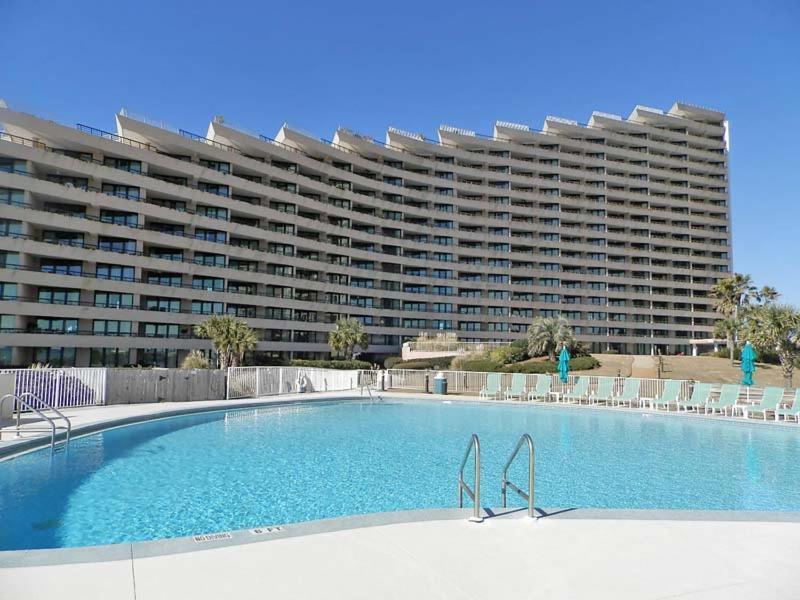 Edgewater 1004 Apartment