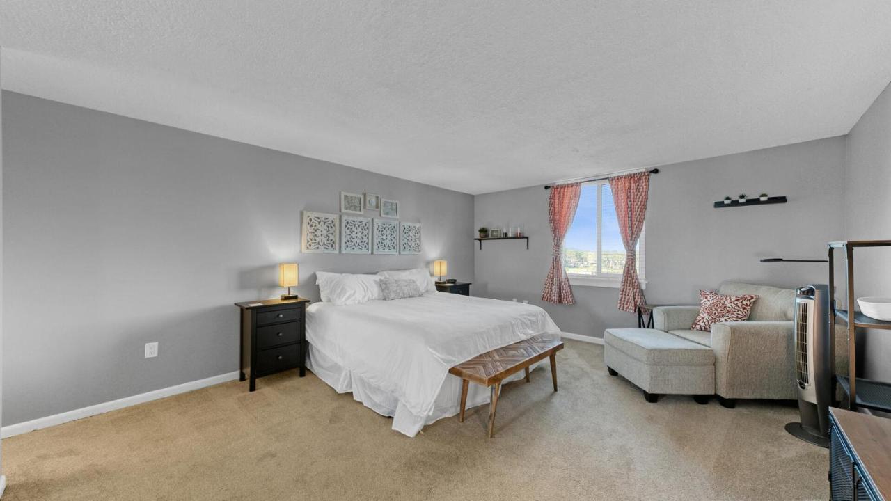 Holiday home Dolphin Point 601b - Remodeled 2br With Harbor Views