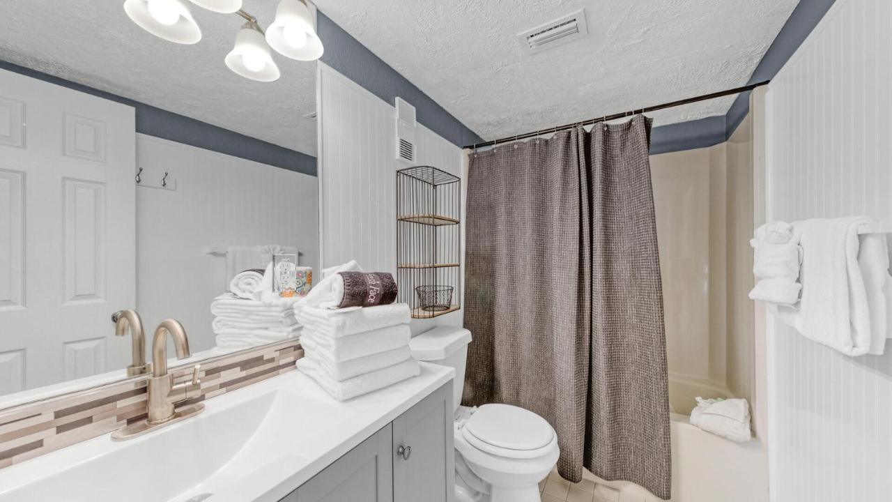 Dolphin Point 601b - Remodeled 2br With Harbor Views Holiday home