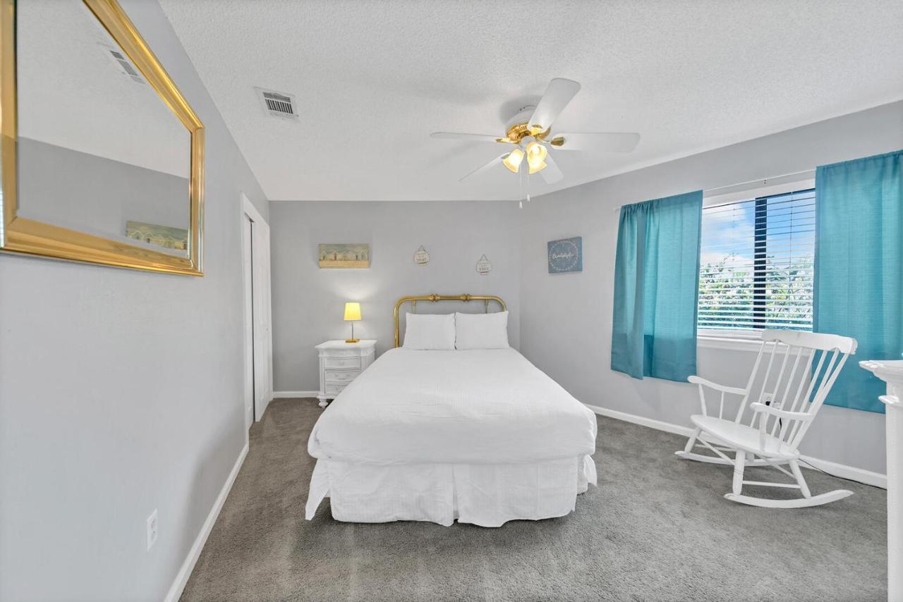 Crystal Village Ii 18a - 2bedroom 2ba Near The Sleeps 6! *