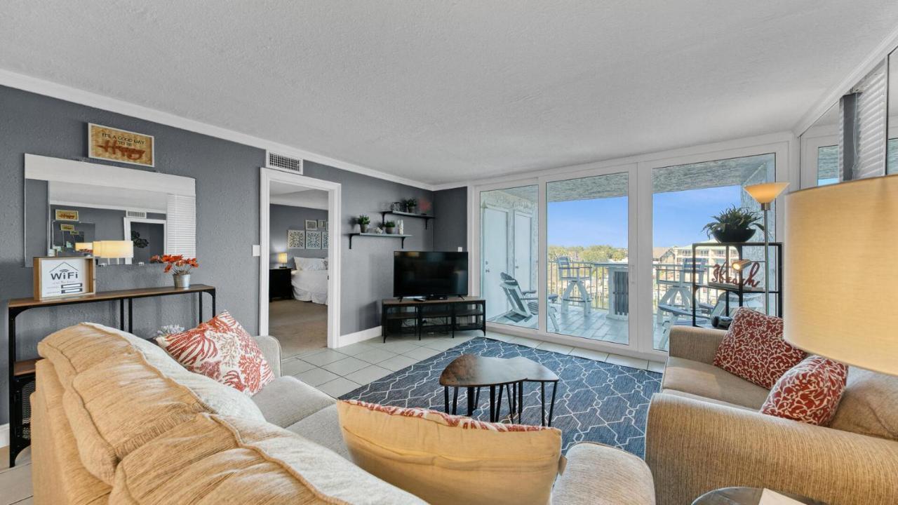 Dolphin Point 601b - Remodeled 2br With Harbor Views Holiday home