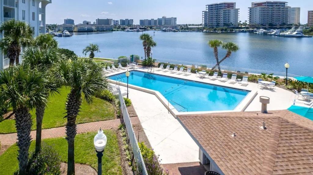 Dolphin Point 601b - Remodeled 2br With Harbor Views