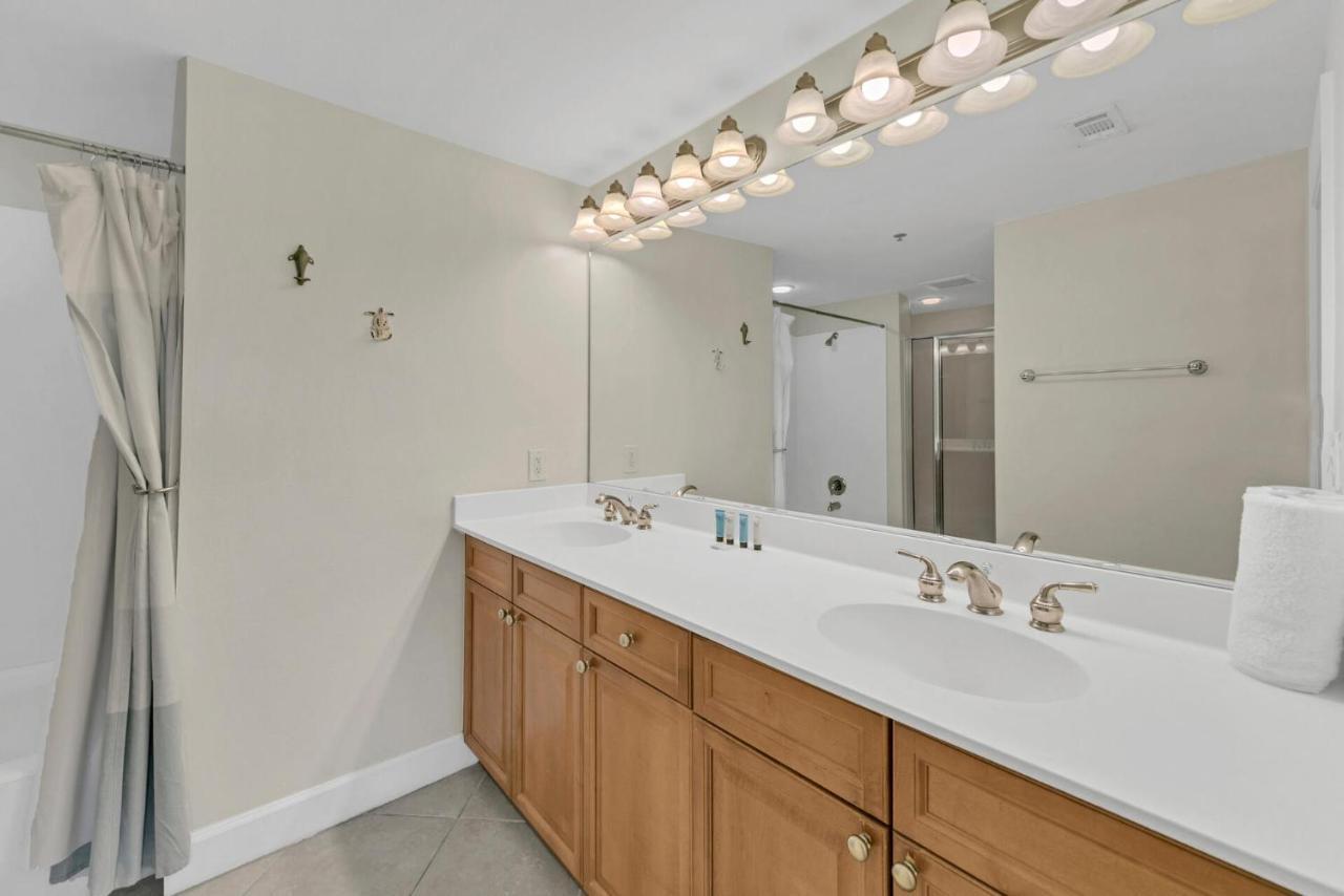 Harbor Landing 101b - 3br With Harbor Views On Isle Holiday home Destin