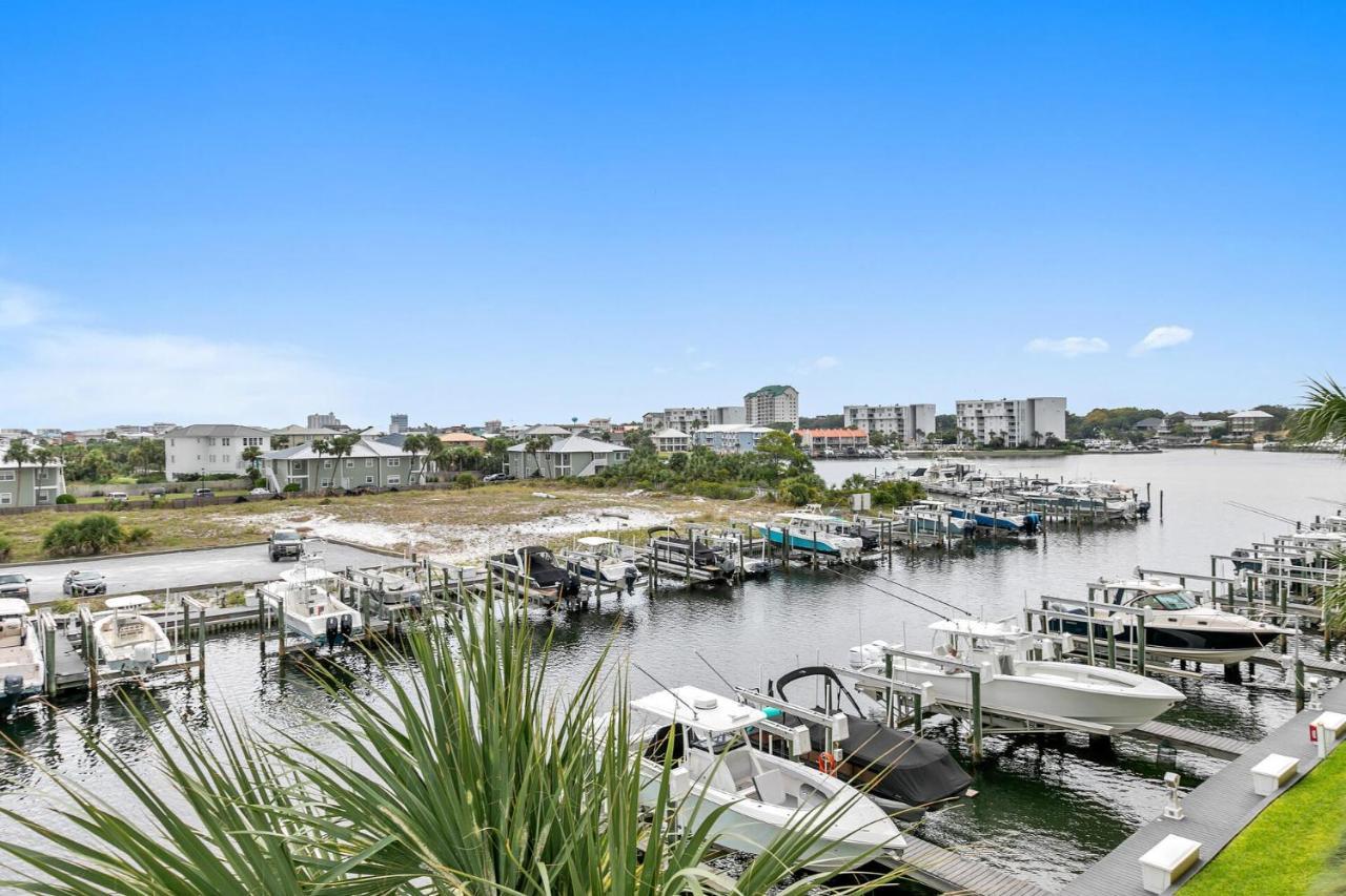 Harbor Landing 101b - 3br With Harbor Views On Isle Holiday home