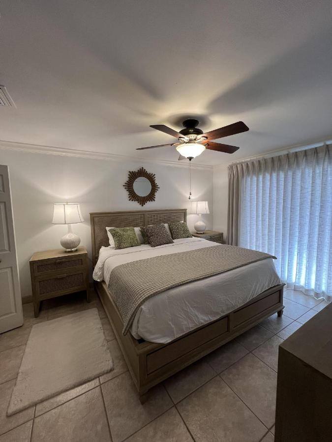 Henderson Haus - Is A Fabulous 3br Townhome In