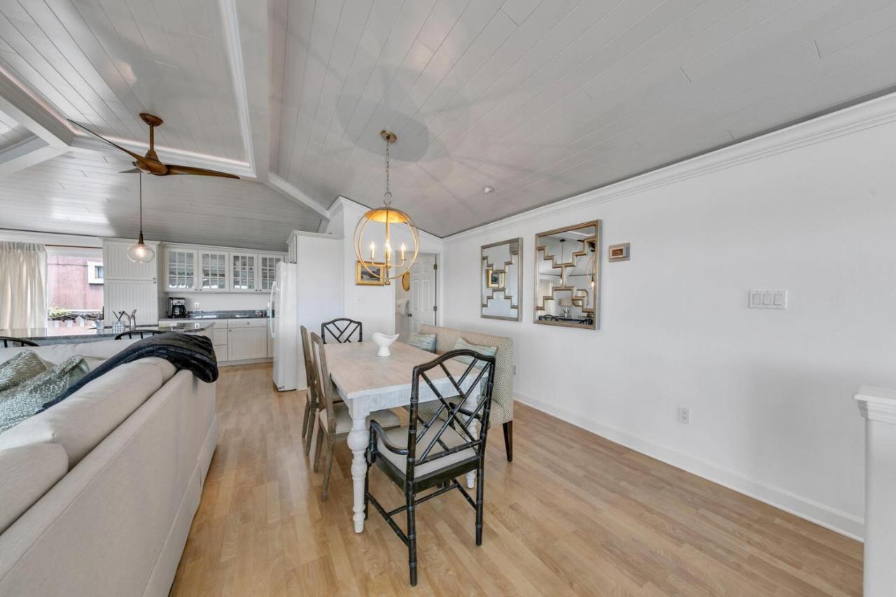 Henderson Haus - Is A Fabulous 3br Townhome In Holiday home *
