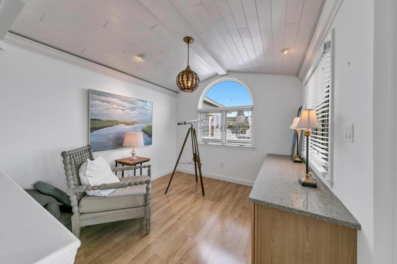 Henderson Haus - Is A Fabulous 3br Townhome In