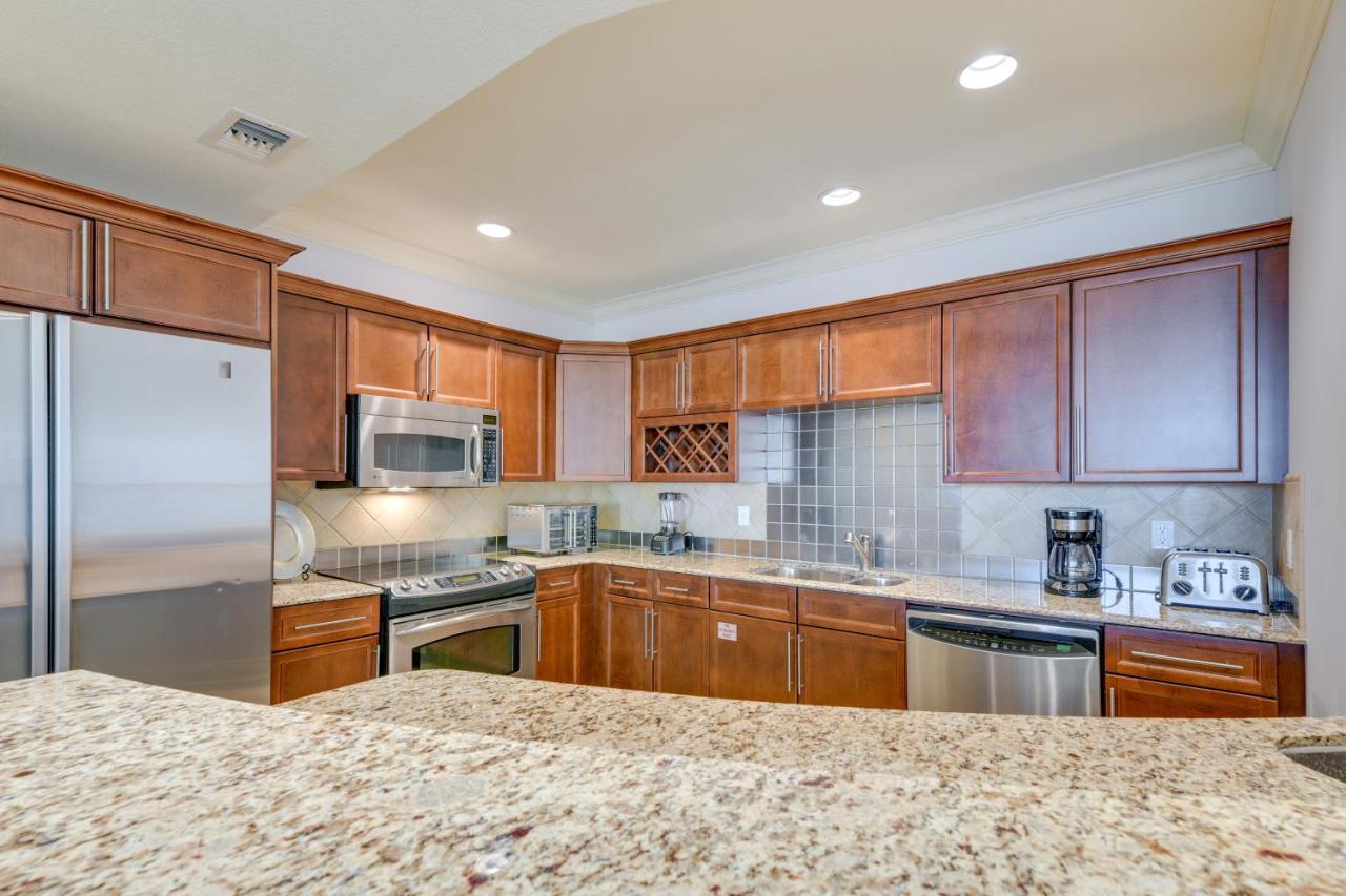 Apartment Emerald Grande Beach, Marina And Ocean View