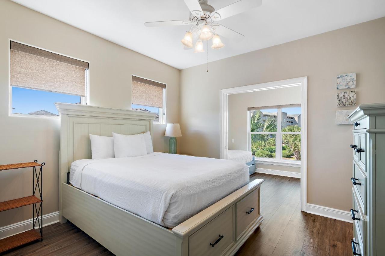 Serenity At Pointe Holiday home