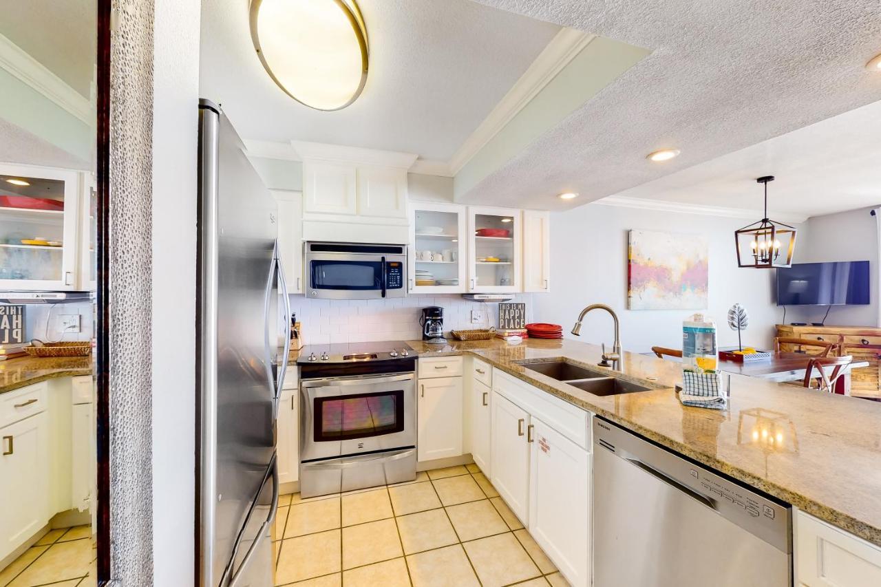 Pelican 305 * Destin