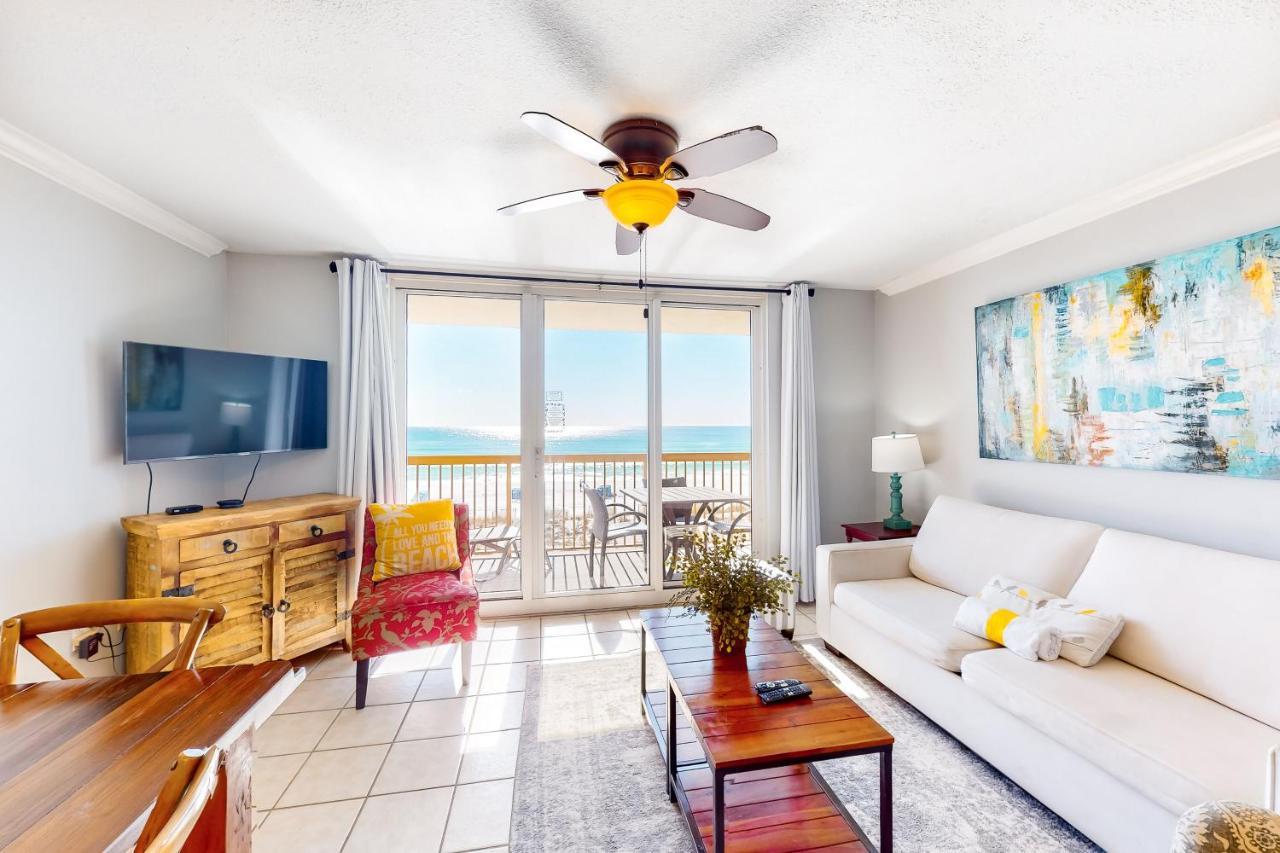 Pelican 305 Apartment