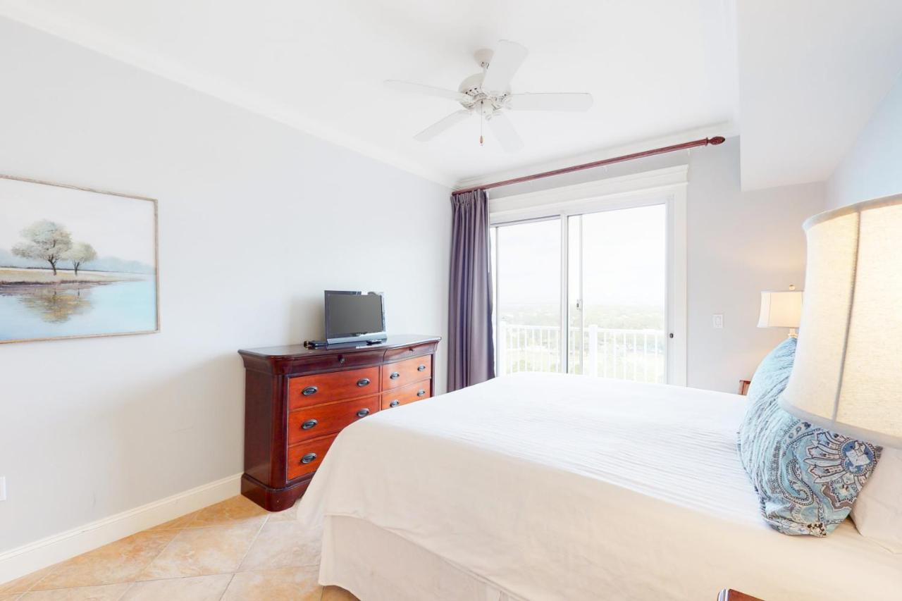 Grand 2801 Apartment *