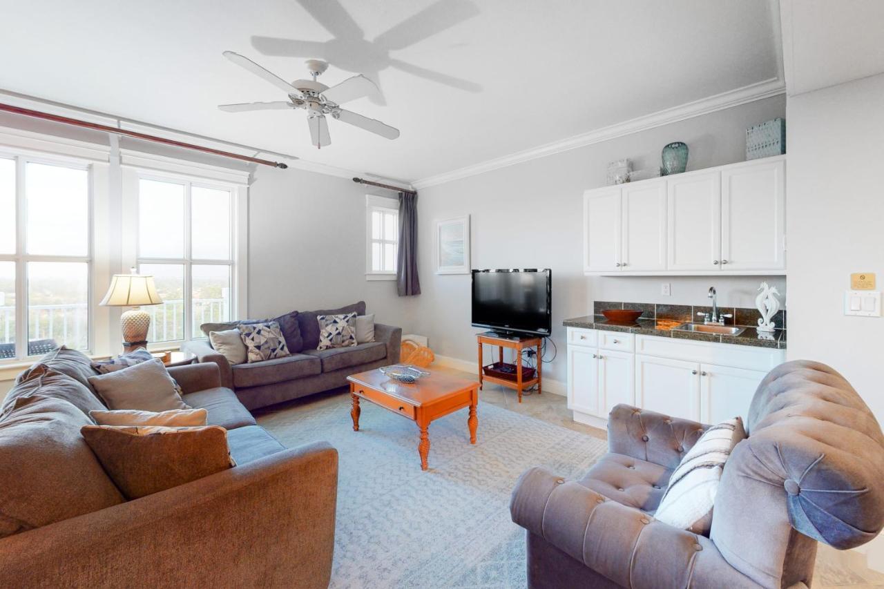 Grand 2801 Apartment
