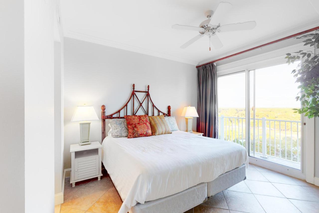 Grand 2801 Apartment