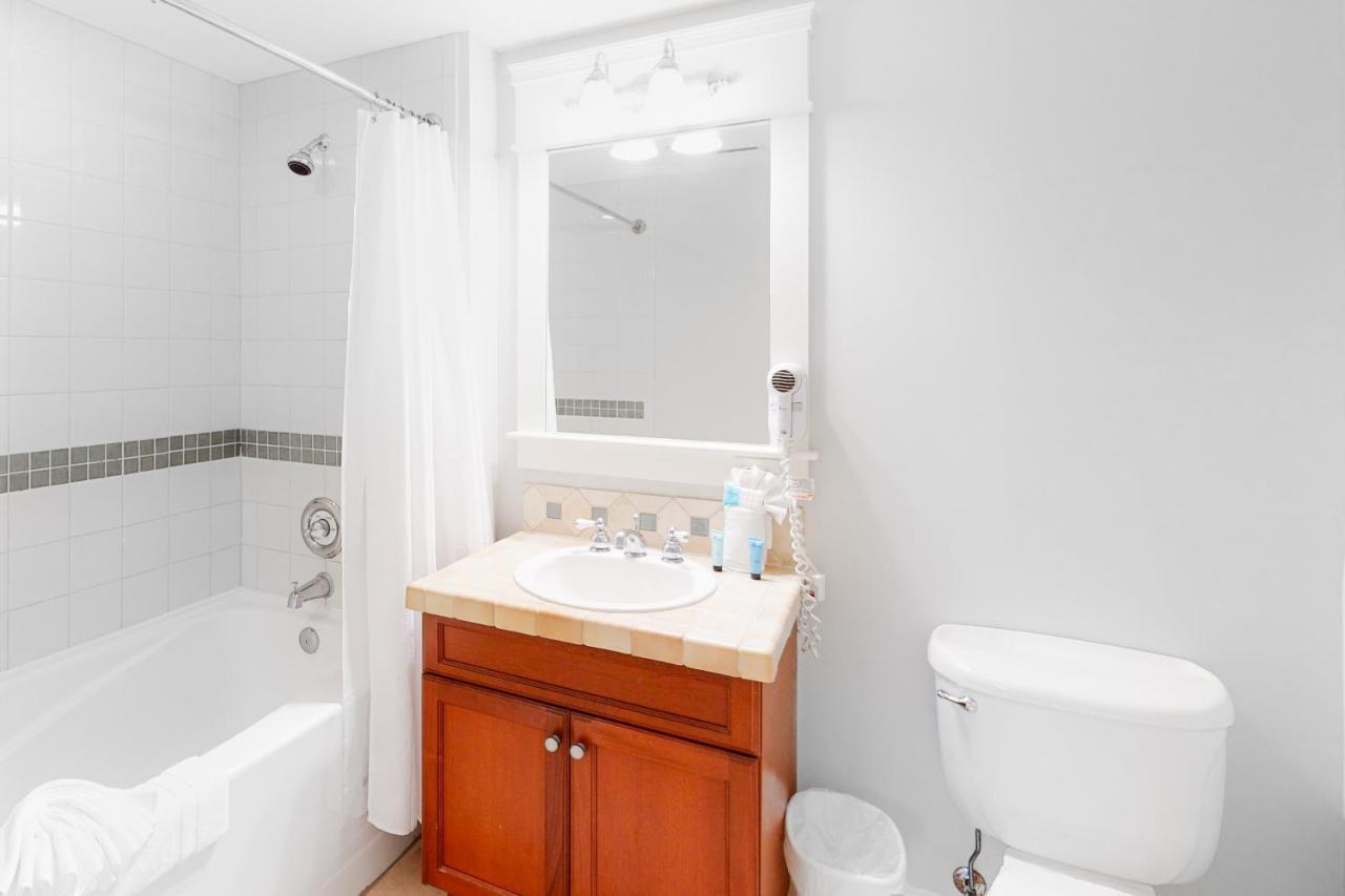 Grand 2801 Apartment
