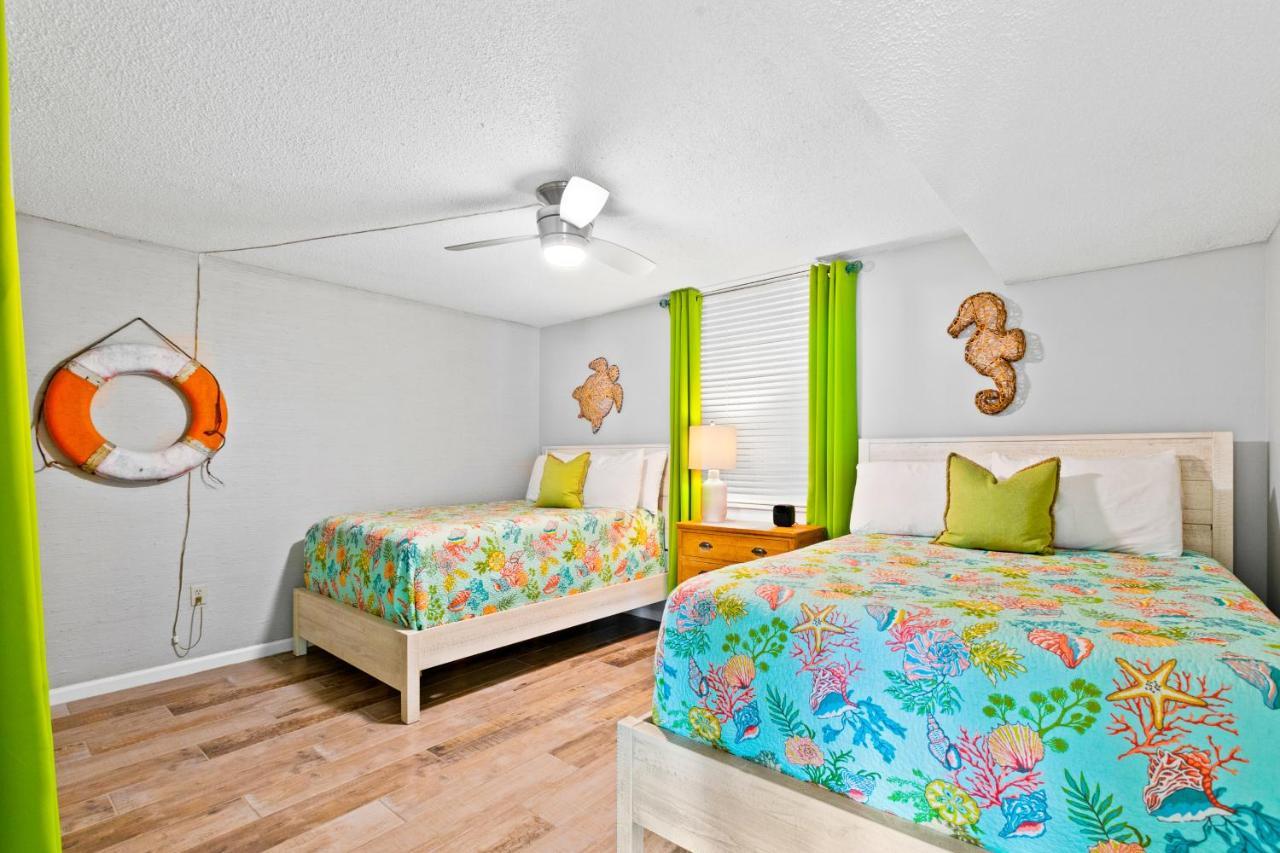 Dolphin Point 105a *