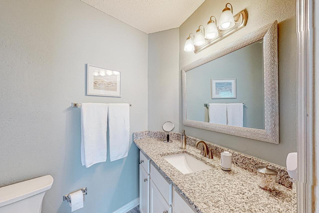 Crystal Village, Unit 20a Apartment *
