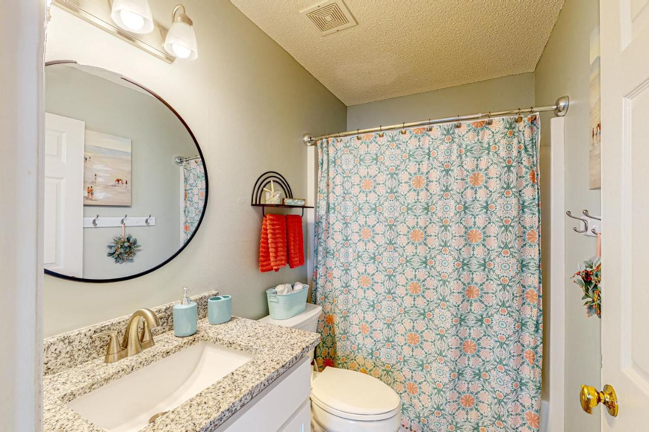 Crystal Village, Unit 20a *