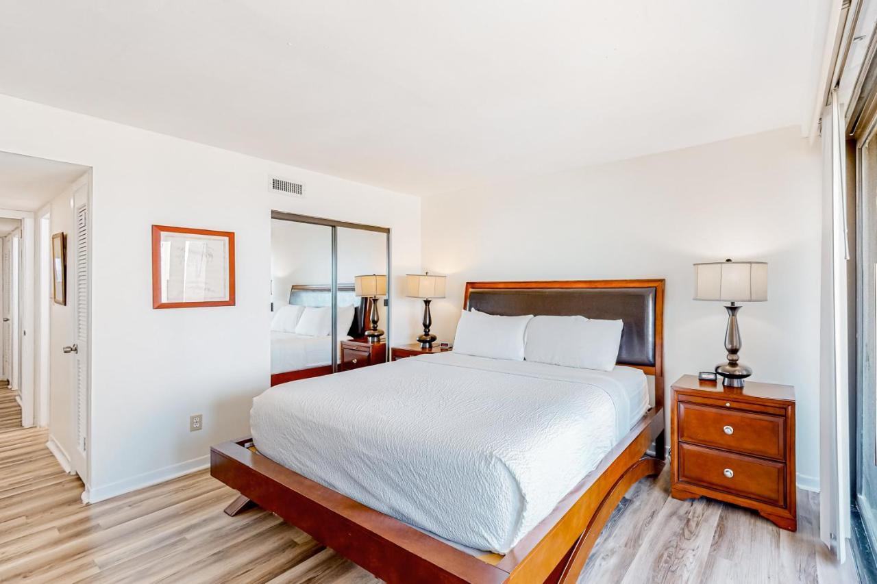 Edgewater 1101 *