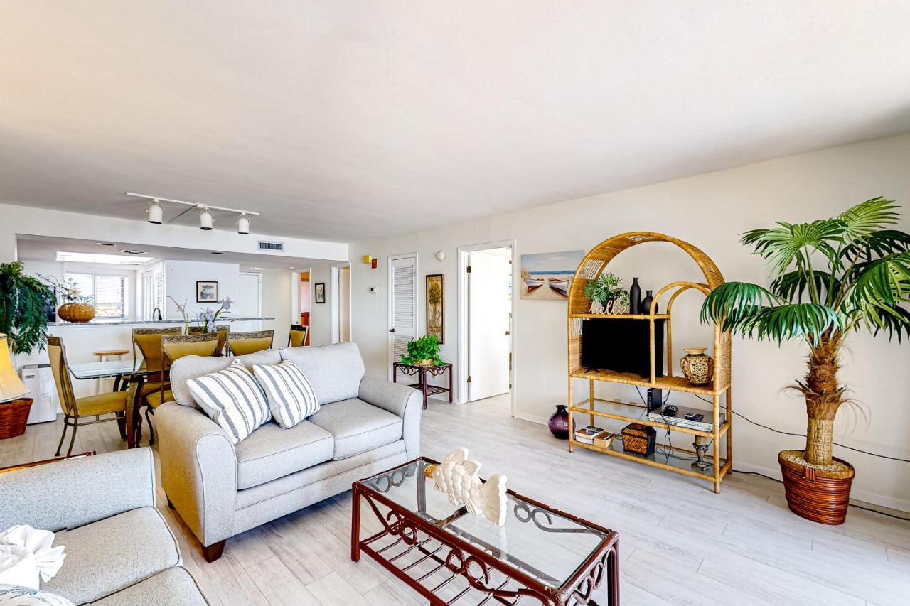 Edgewater 809 Apartment