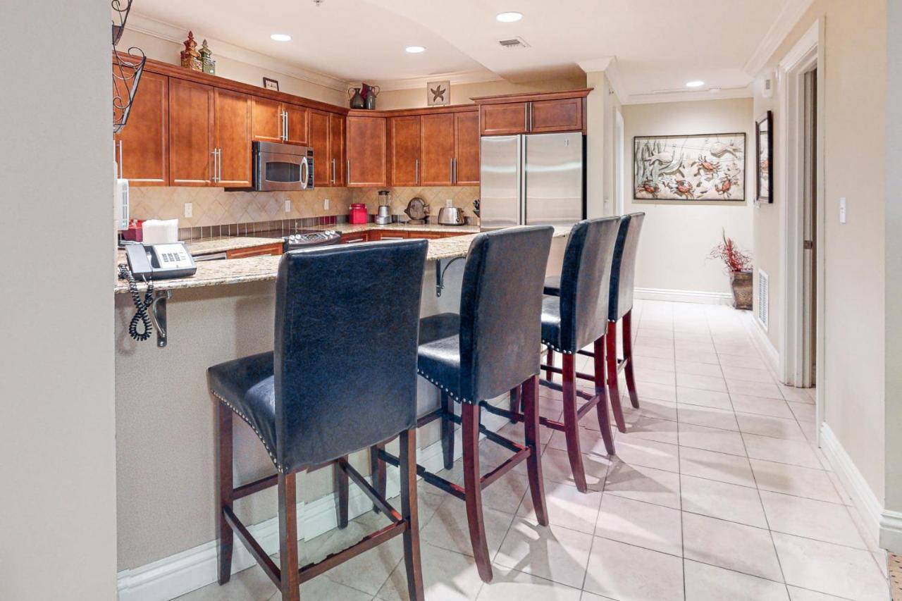 Apartment Emerald Grande W621 *