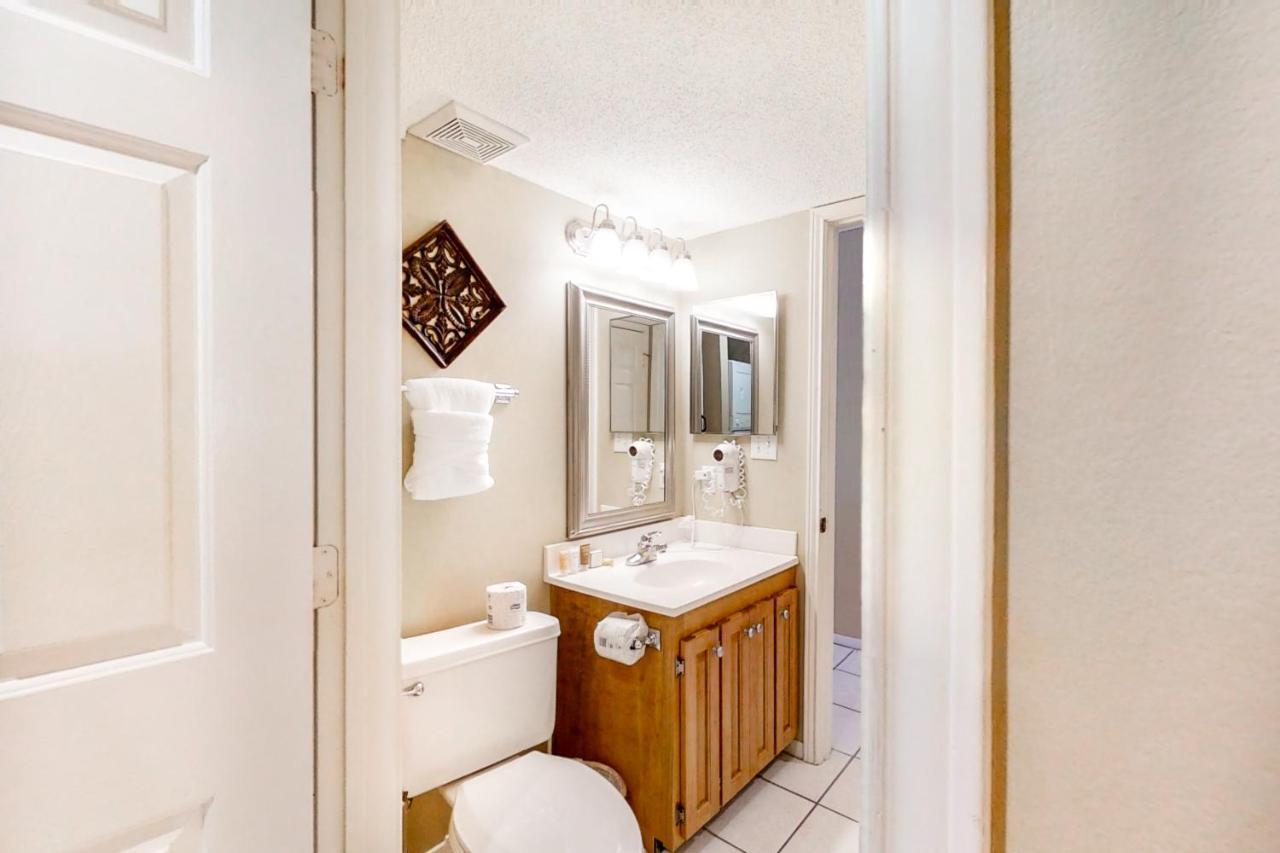 Crystal Sands 210a Apartment *