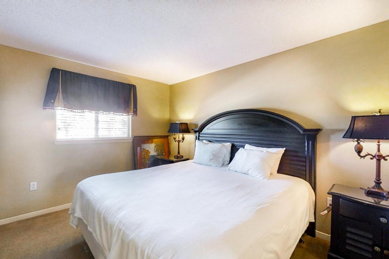 Crystal Sands 210a Apartment