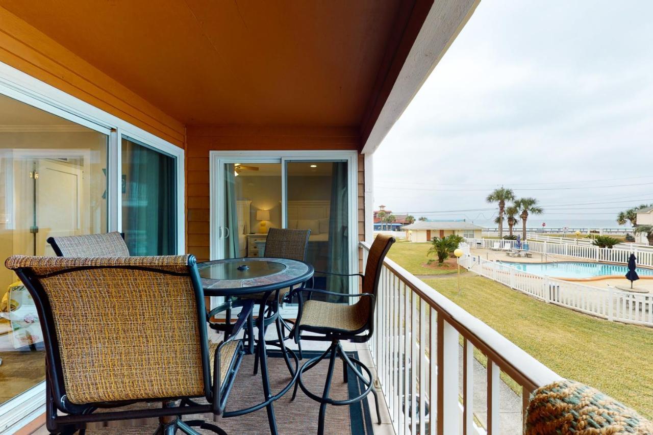 Tradewinds 17 Apartment