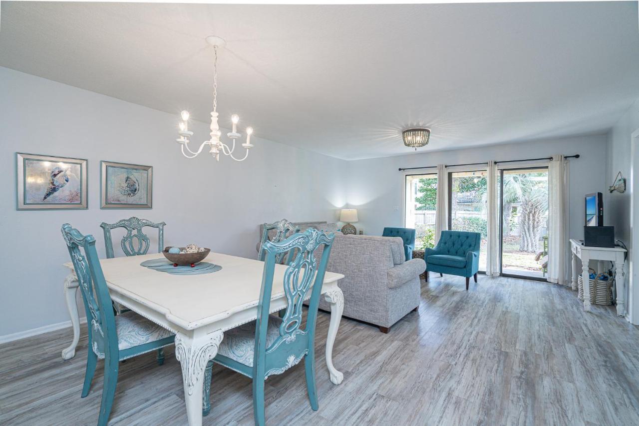 Apartment Cozy Oasis 2 Bdrm In *