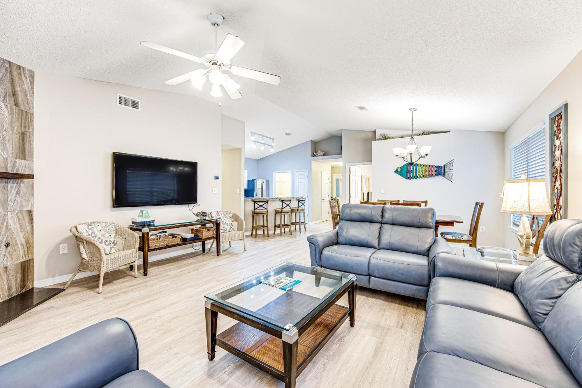 5 Bed 2 Bath Vacation In Destin
