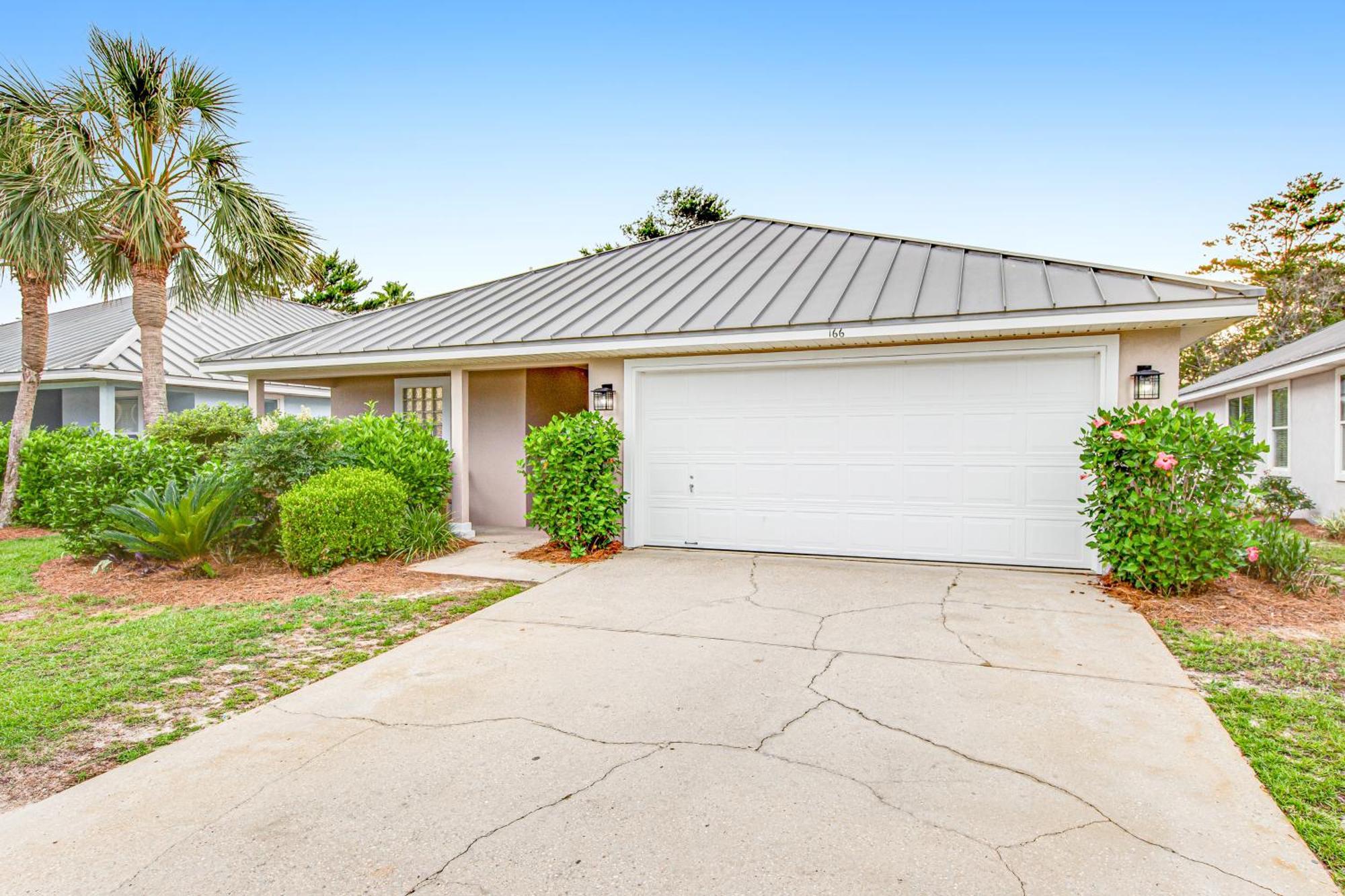 5 Bed 2 Bath Vacation In Holiday home