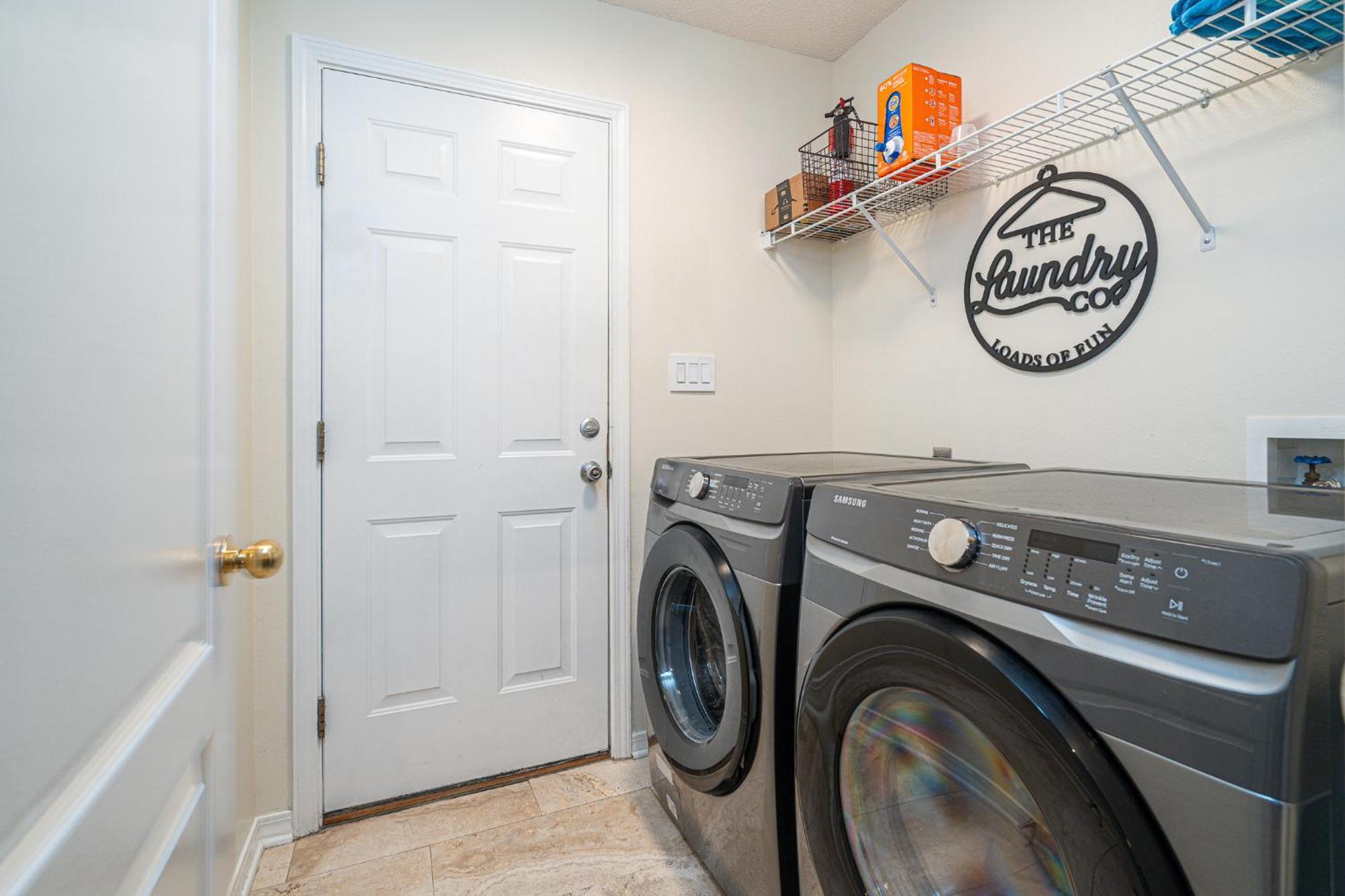 Heated Pool And Golf Cart, Walk To Beach! Best Deal! * Destin