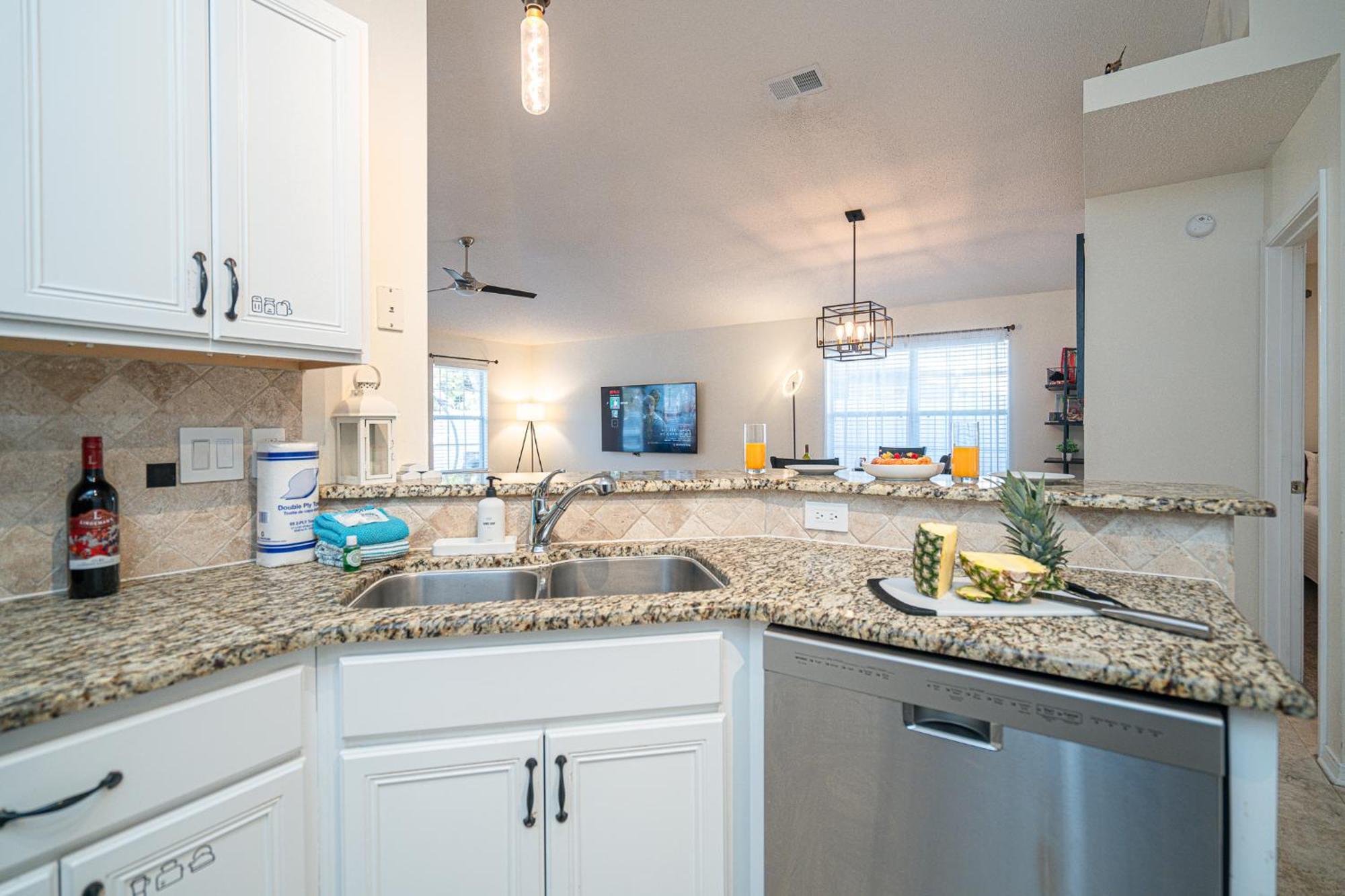 Heated Pool And Golf Cart, Walk To Beach! Best Deal! Destin