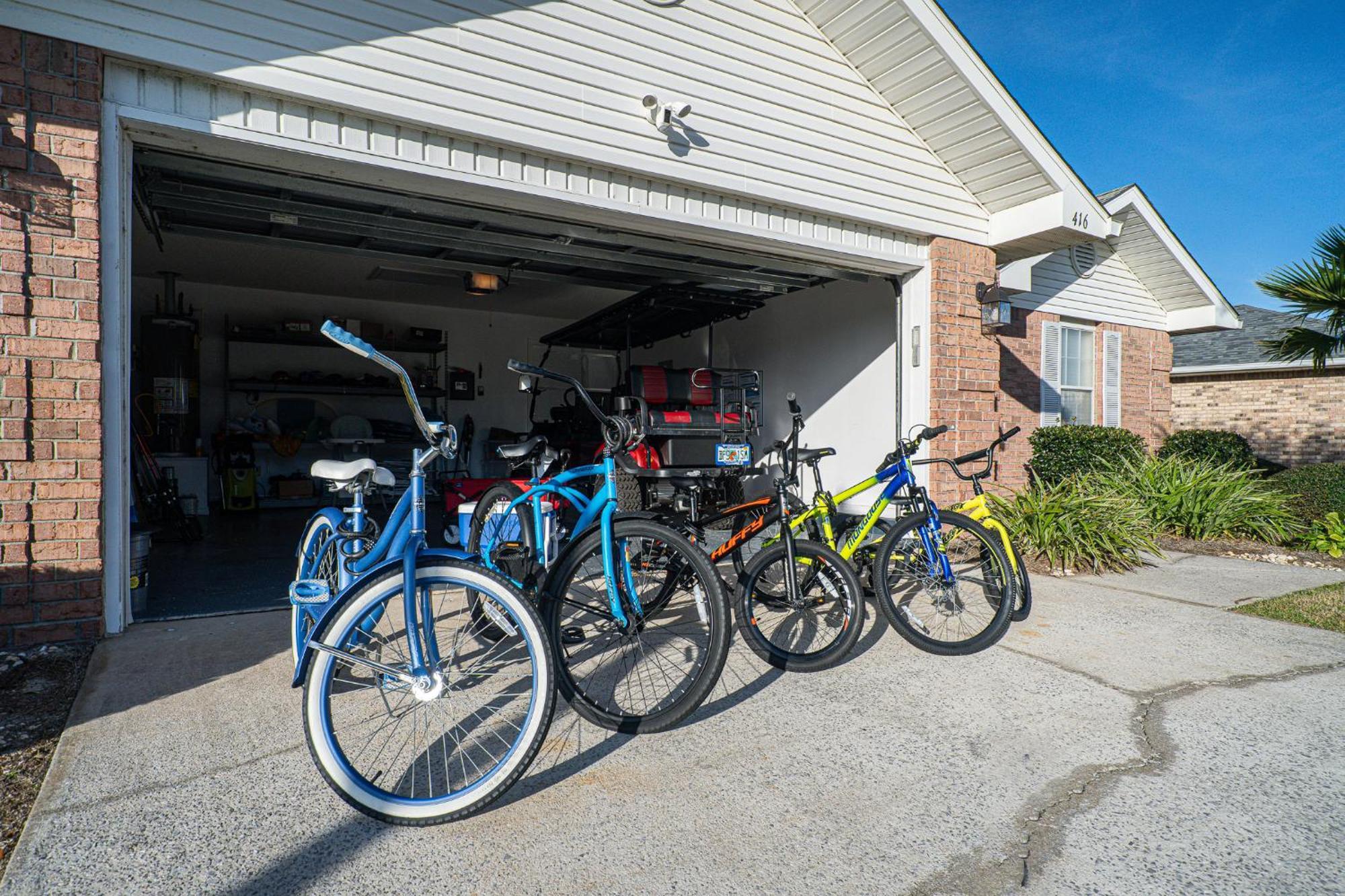 Heated Pool And Golf Cart, Walk To Beach! Best Deal! Holiday home