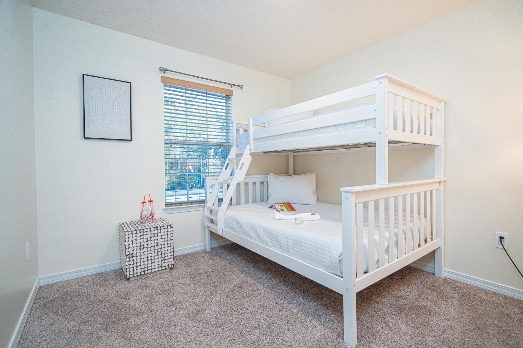 Heated Pool And Golf Cart, Walk To Beach! Best Deal! Destin