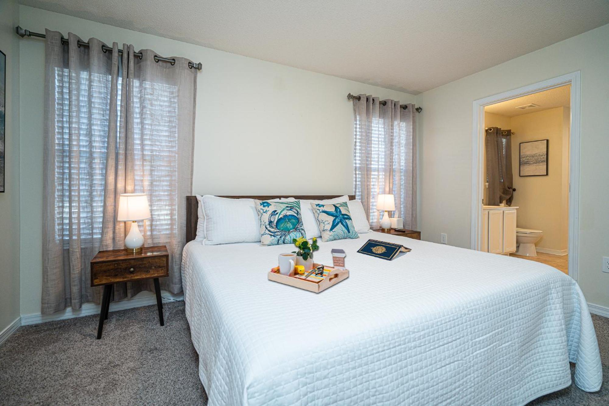 Heated Pool And Golf Cart, Walk To Beach! Best Deal! * Destin