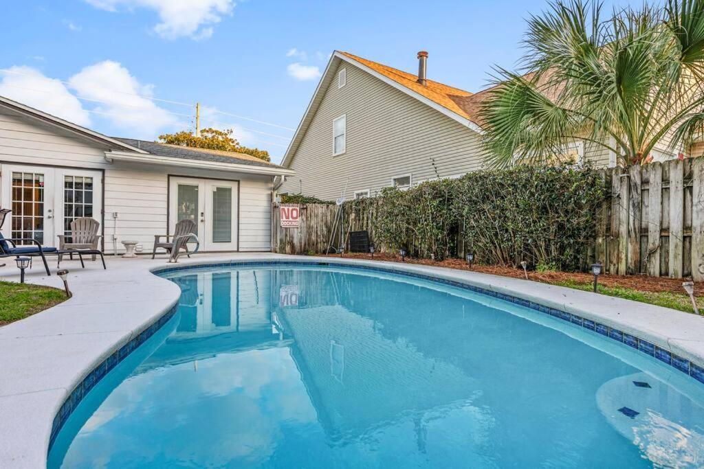 Blue Haven With Pool *