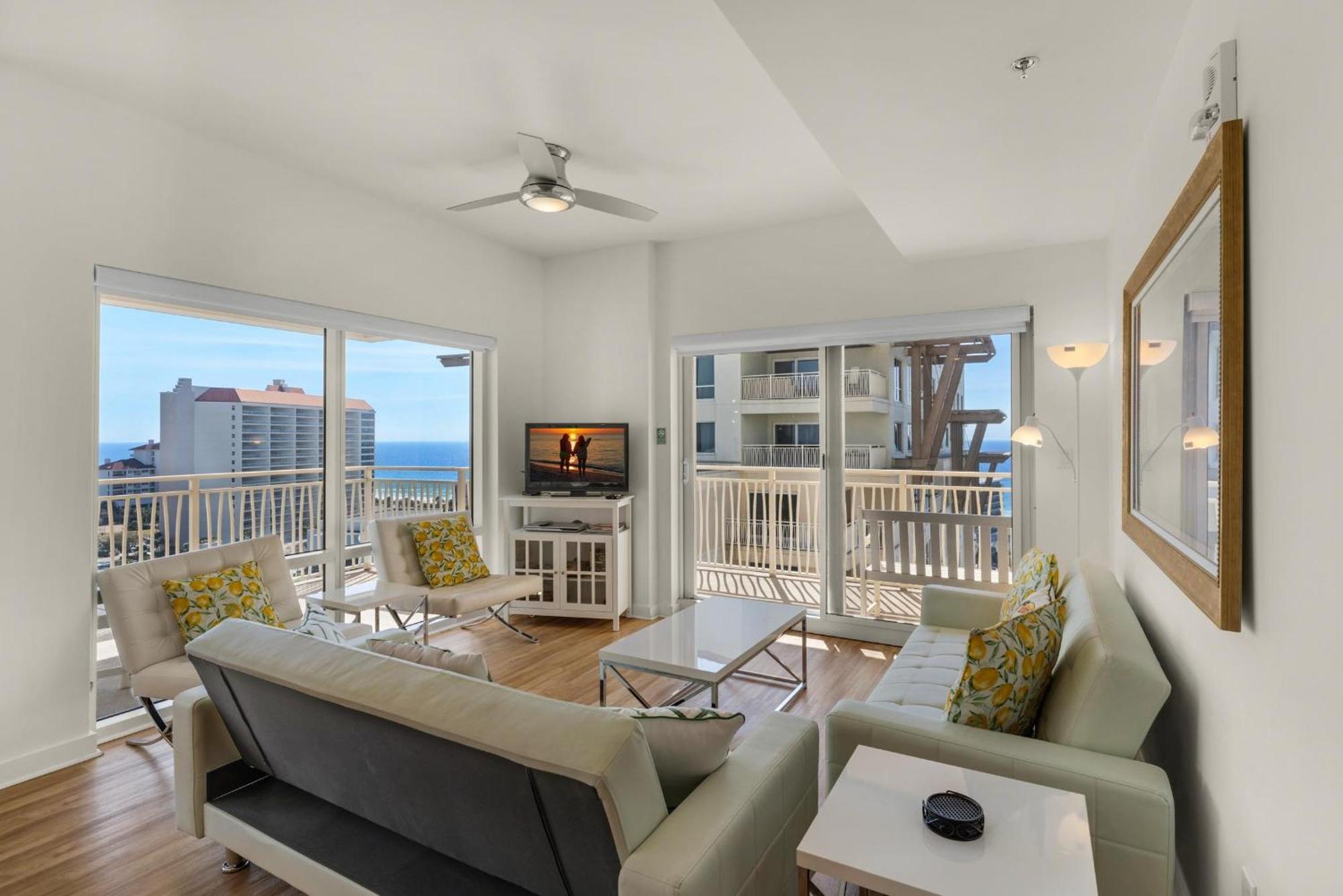 Luau Retreat Holiday home Destin