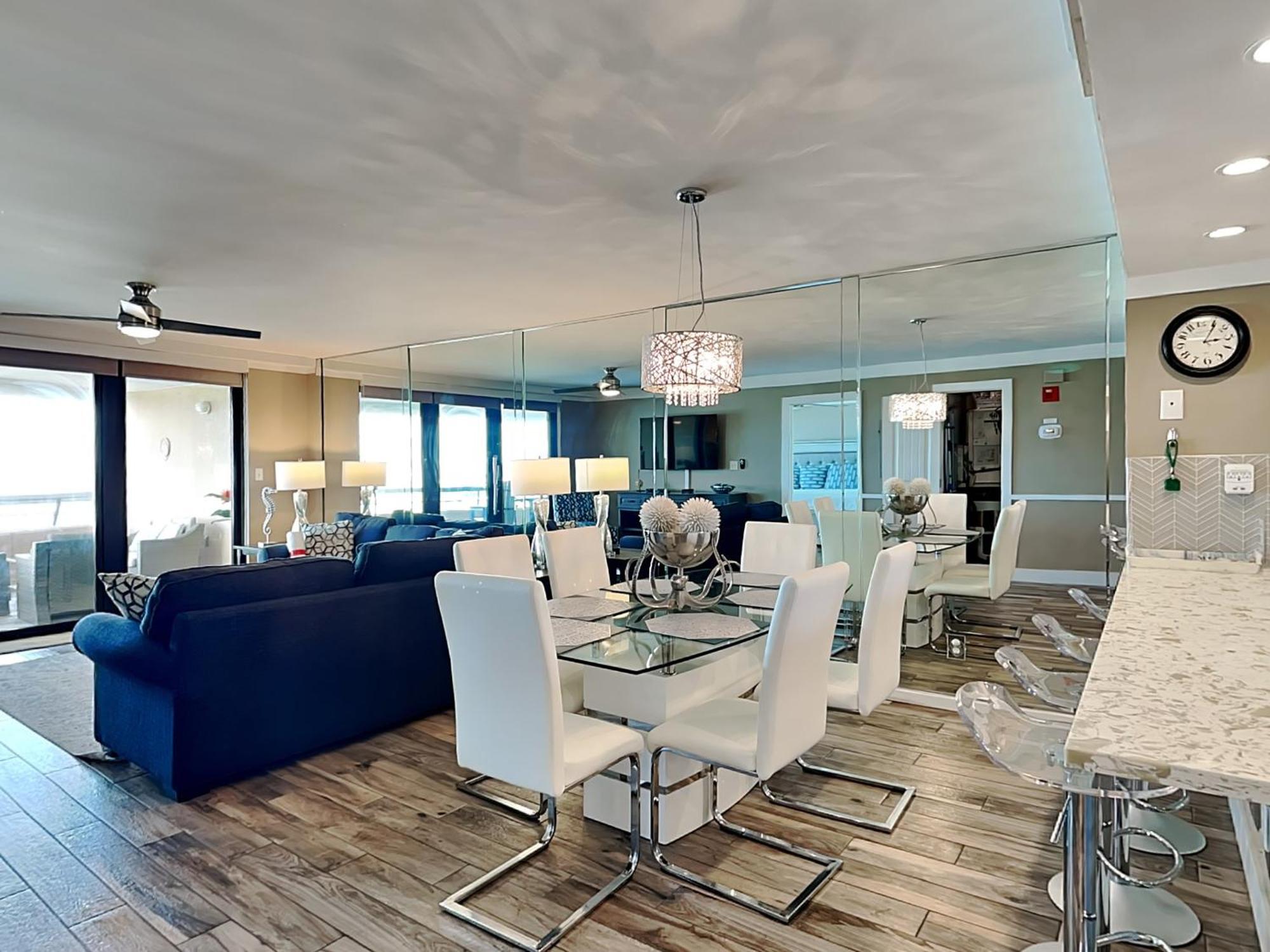 Edgewater 810