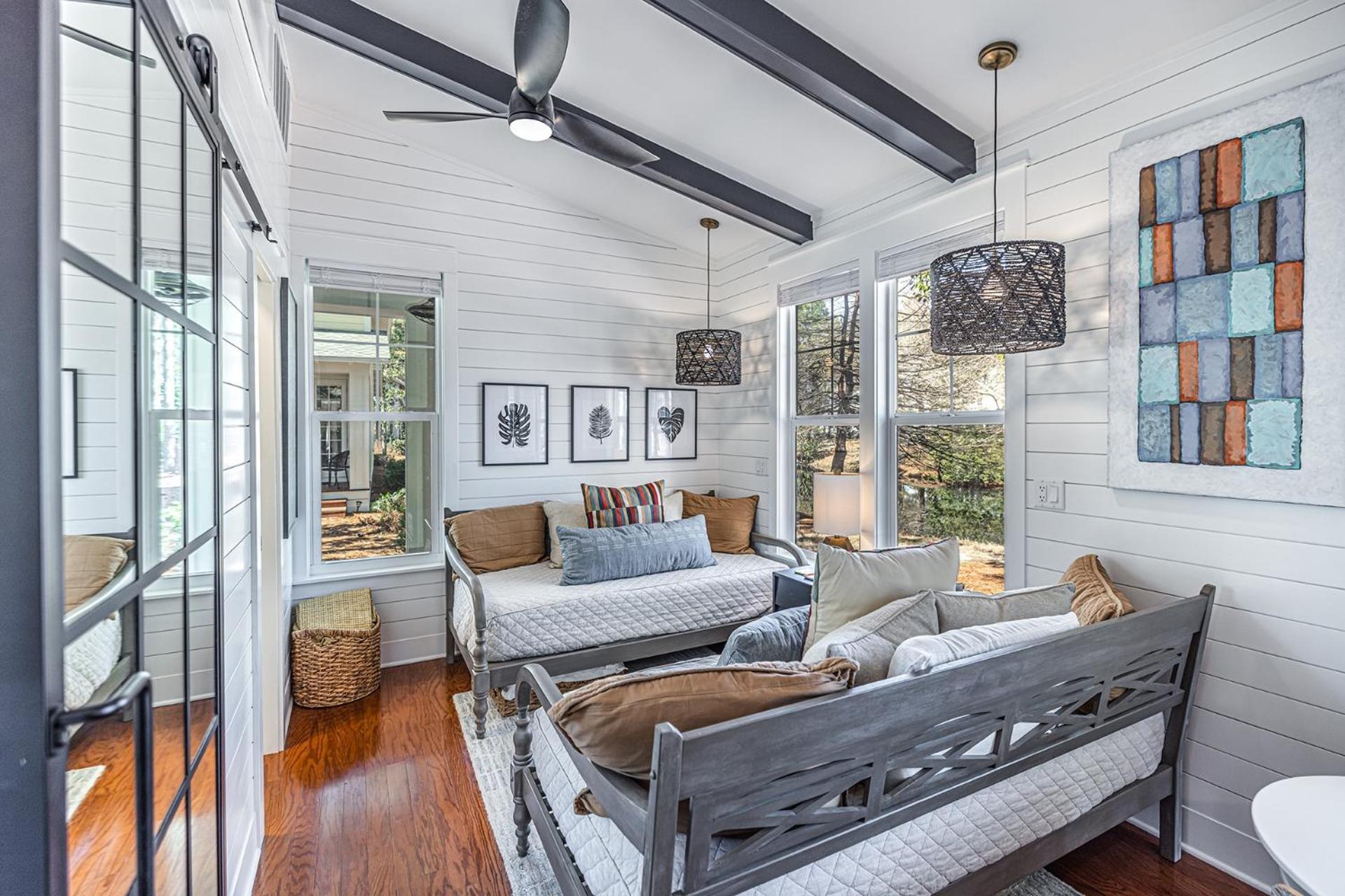 1299 Laurel Grove