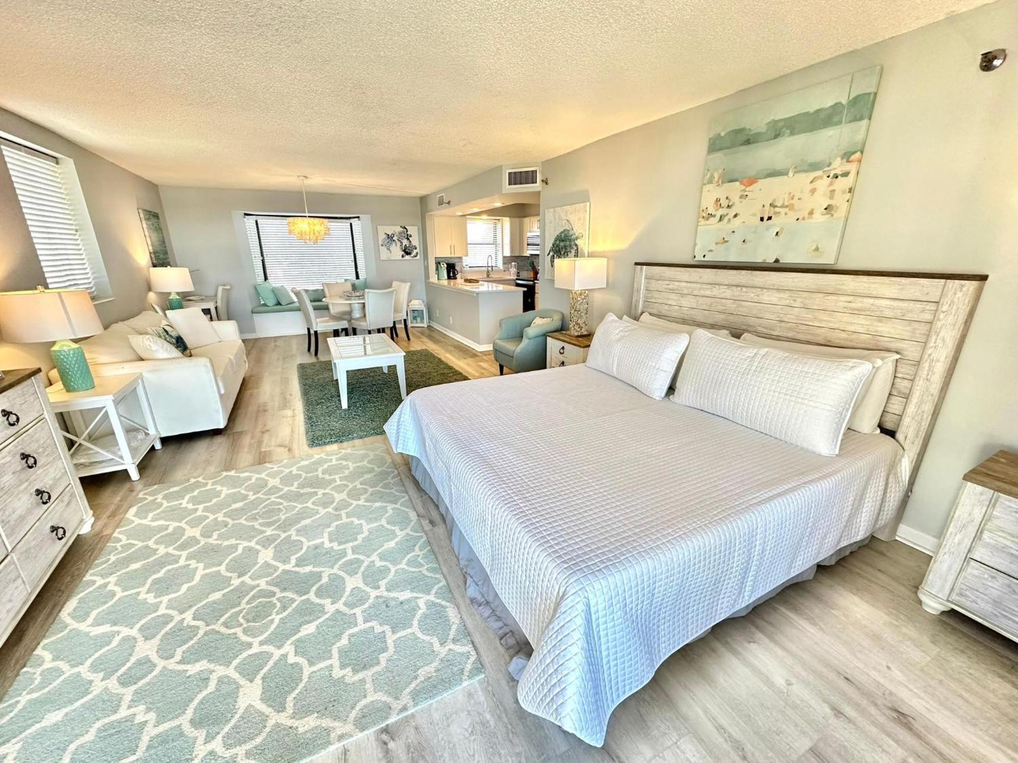 4236 Beachside Two Apartment